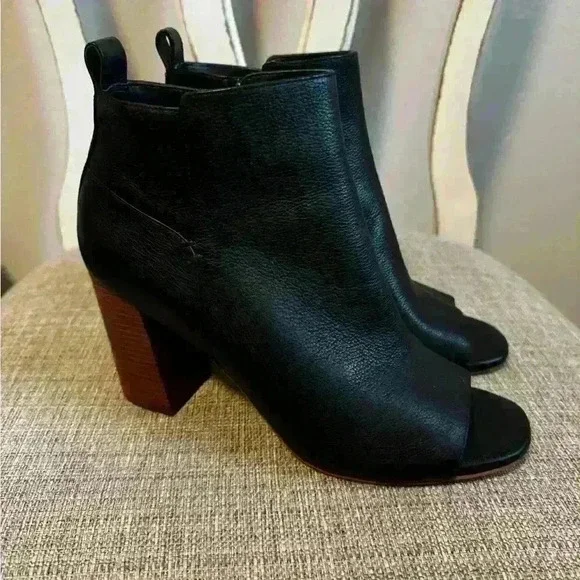 Cole Haan Chandra Booties Size 8B - Picture 5 of 8